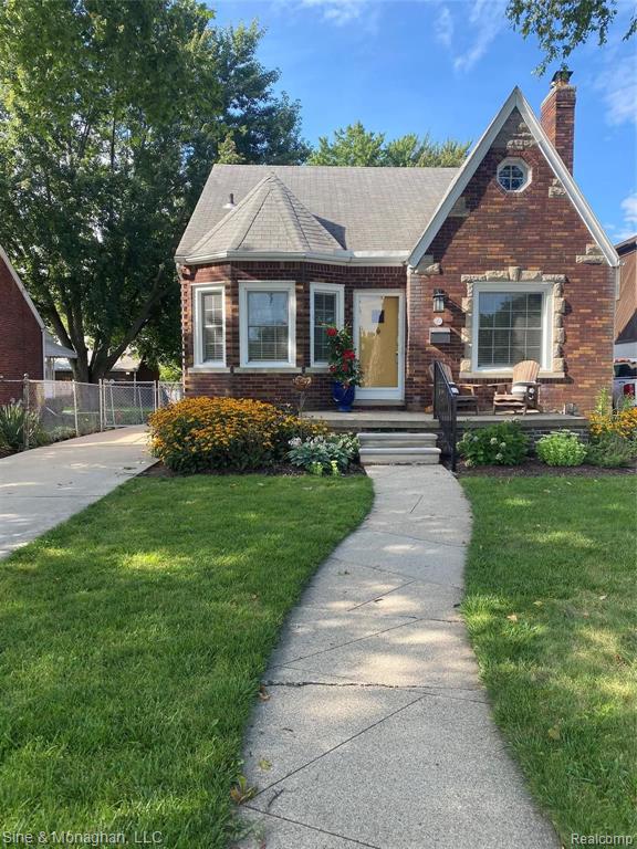 453 Kerby Road Grosse Pointe Farms, MI 48236 - Photo 1 of 32