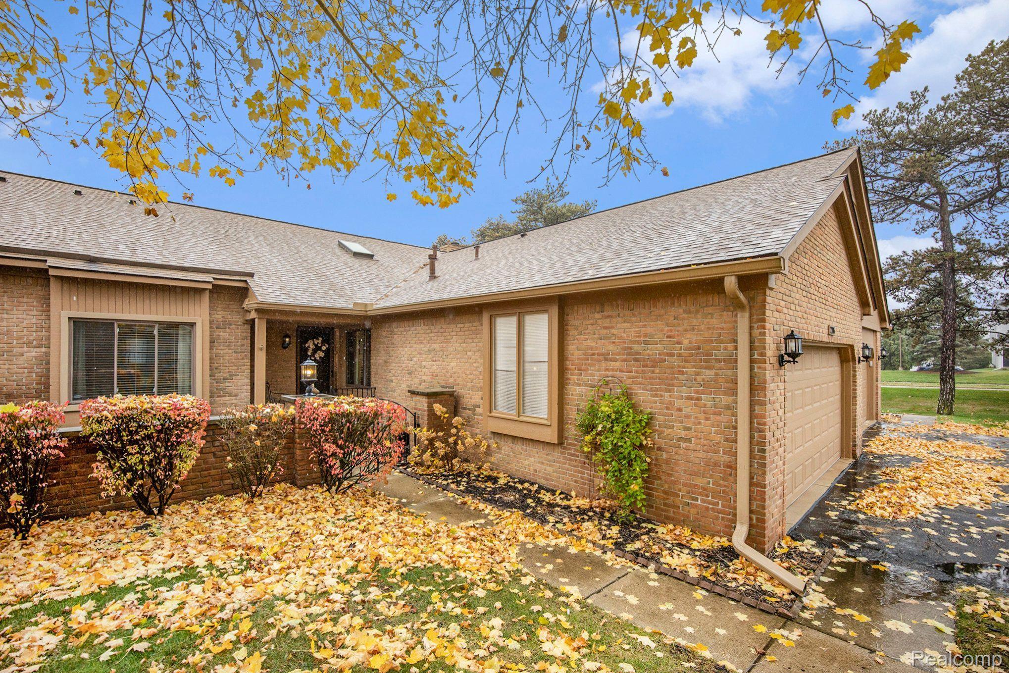 2206 London Bridge Drive, Unit 11 Rochester, MI 48307 - Photo 3 of 27 Gallery Image 3