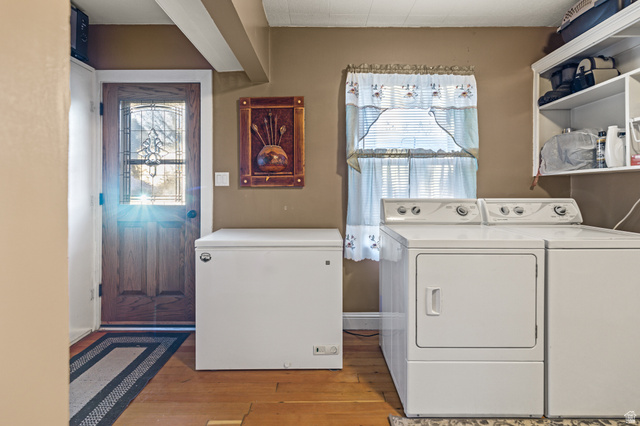 155 West Center Street Fillmore, UT 84631 - Photo 32 of 86 Laundry area featuring separate washer and dryer and light wood-style floors