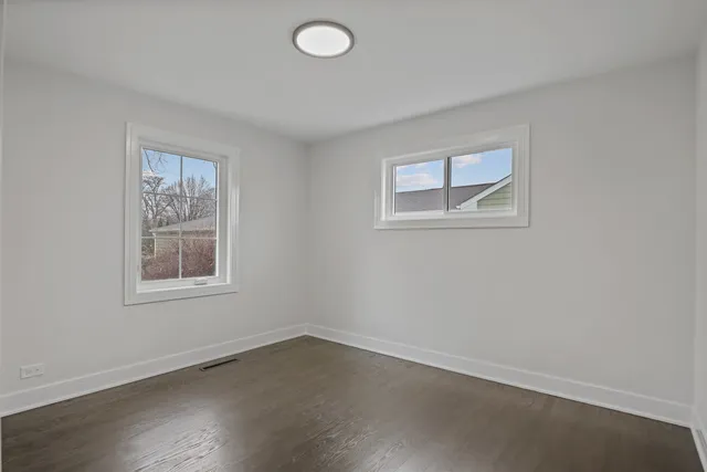 $379,900 | 212 North Louis Street, Mount Prospect, IL 60056