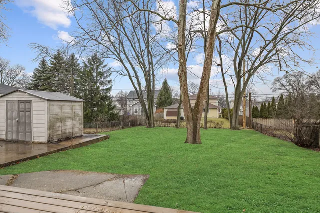 $379,900 | 212 North Louis Street, Mount Prospect, IL 60056