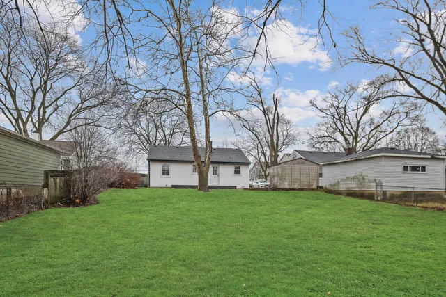 $379,900 | 212 North Louis Street, Mount Prospect, IL 60056