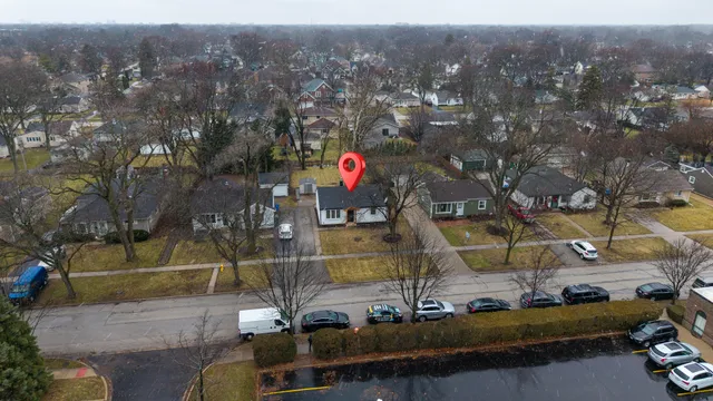 $379,900 | 212 North Louis Street, Mount Prospect, IL 60056