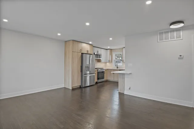 $379,900 | 212 North Louis Street, Mount Prospect, IL 60056