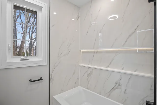 $379,900 | 212 North Louis Street, Mount Prospect, IL 60056