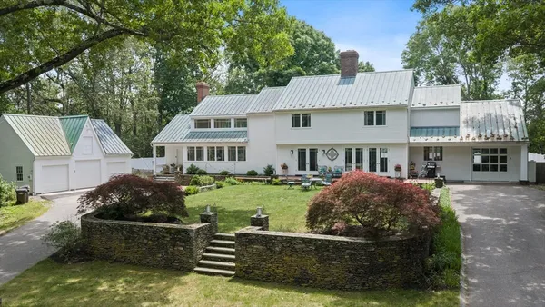 $1,099,999 | 30 Summit Avenue, Amesbury, MA 01913