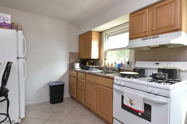 $1,750 | 176 Harding Place, Unit 2, Maywood, NJ 07607