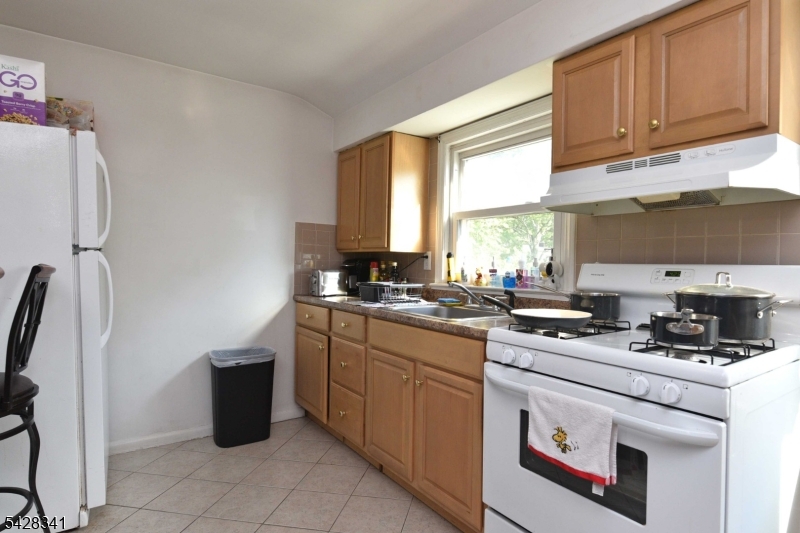 176 Harding Place, Unit 2 Maywood, NJ 07607 - Photo 6 of 17