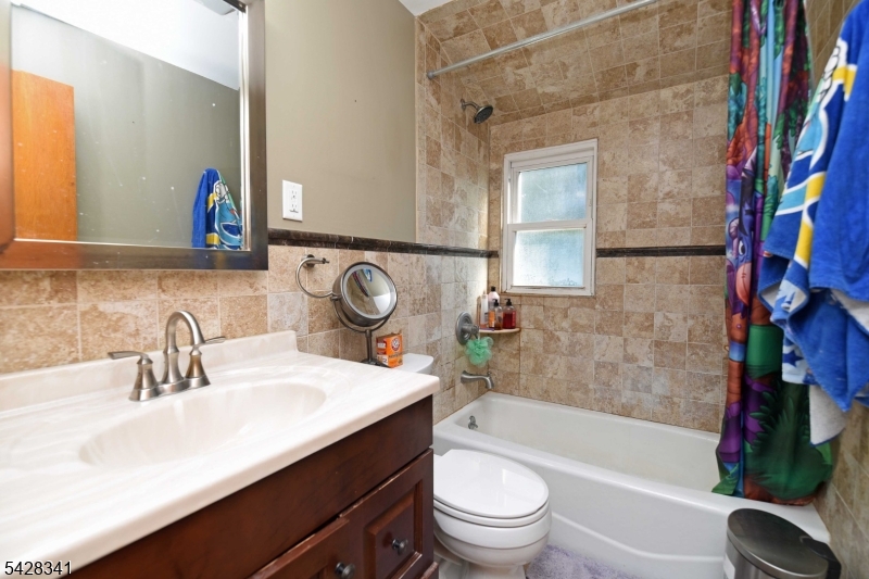 176 Harding Place, Unit 2 Maywood, NJ 07607 - Photo 10 of 17