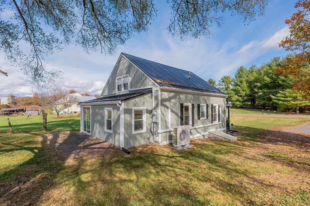 5099 Thornspring Road Pulaski, VA 24301 - Photo 35 of 53 Gallery Image 35
