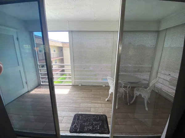 $1,500 | 715 Lori Drive, Unit 304, Palm Springs, FL 33461