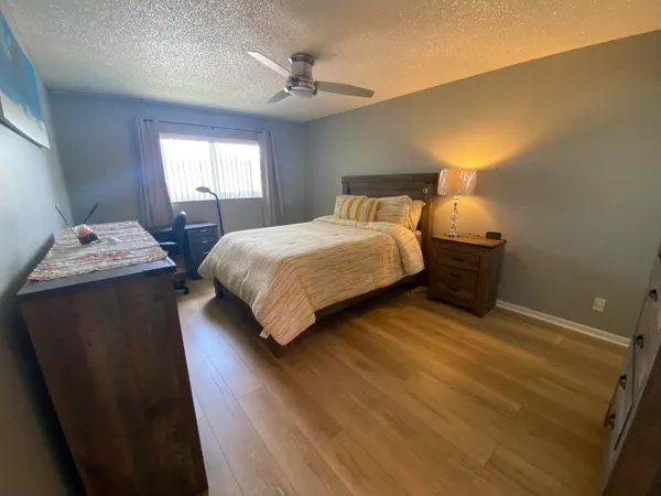 $1,500 | 715 Lori Drive, Unit 304, Palm Springs, FL 33461