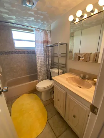 $1,500 | 715 Lori Drive, Unit 304, Palm Springs, FL 33461