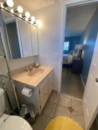 $1,500 | 715 Lori Drive, Unit 304, Palm Springs, FL 33461