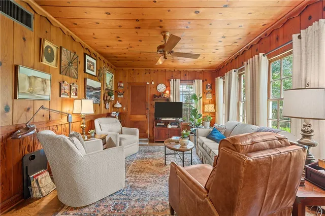 $349,900 | 416 Agnes Avenue, Marlin, TX 76661