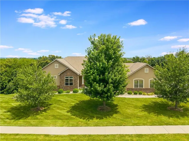 $899,000 | 4215 Greystone Drive, St. Joseph, MO 64505