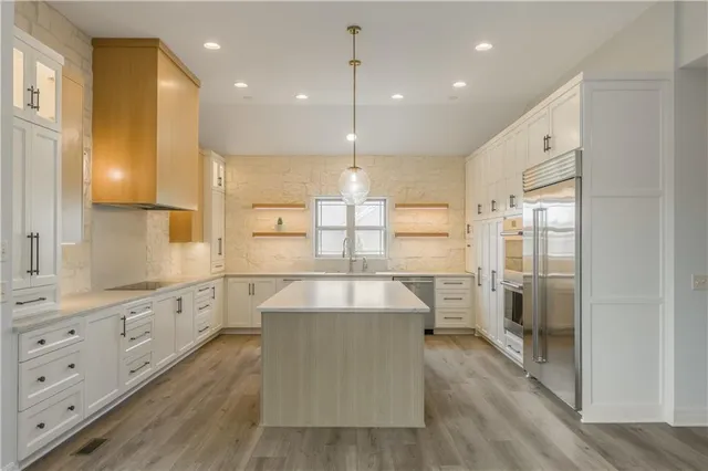 $899,000 | 4215 Greystone Drive, St. Joseph, MO 64505