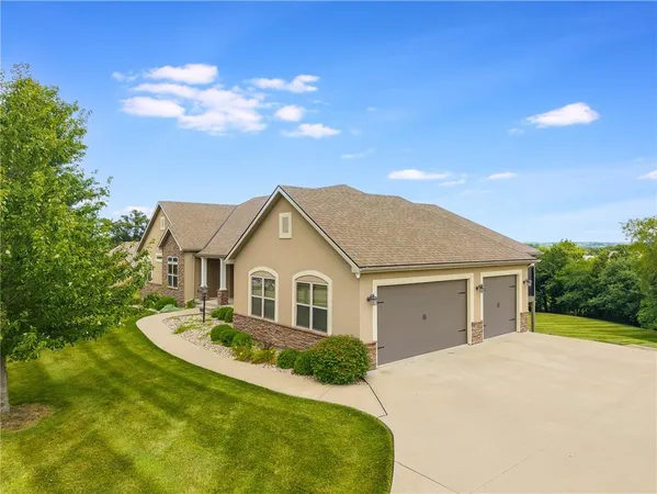 $899,000 | 4215 Greystone Drive, St. Joseph, MO 64505