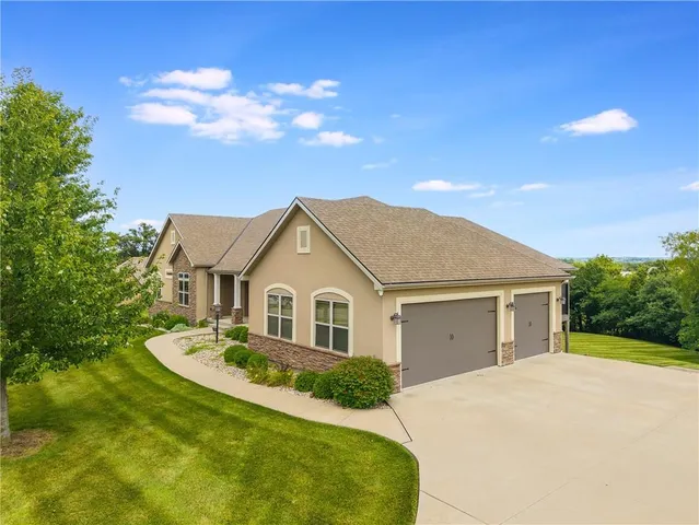 $899,000 | 4215 Greystone Drive, St. Joseph, MO 64505