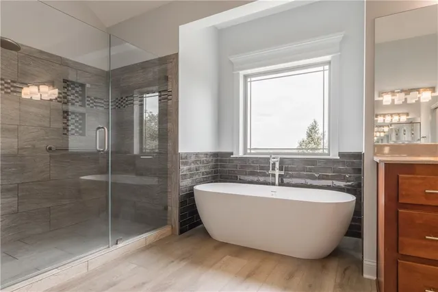 $899,000 | 4215 Greystone Drive, St. Joseph, MO 64505