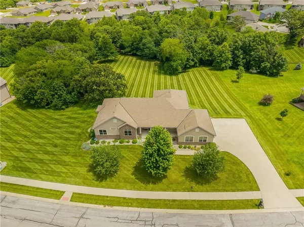 $899,000 | 4215 Greystone Drive, St. Joseph, MO 64505