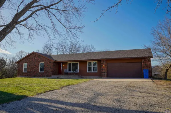 $299,000 | 5125 Northwest Kendall Court, Topeka, KS 66618