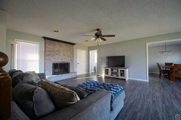 $299,000 | 5125 Northwest Kendall Court, Topeka, KS 66618