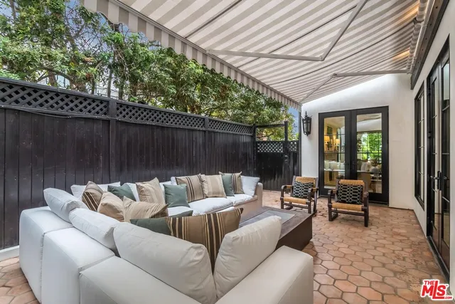 $19,995 | 820 North Vista Street, Los Angeles, CA 90046