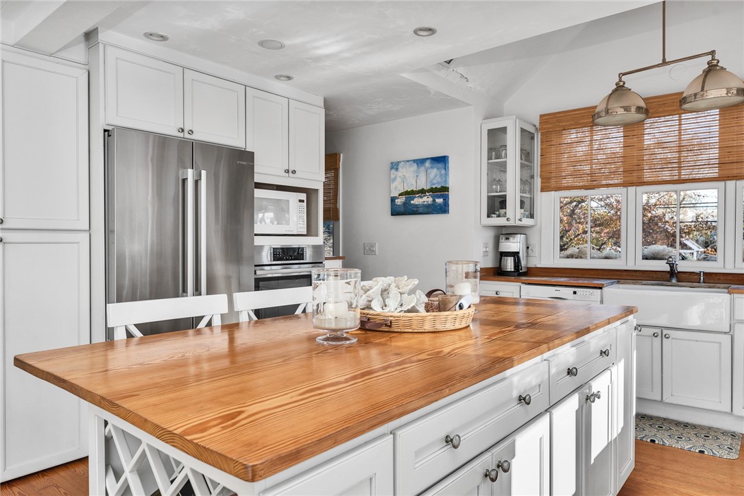 43 Noyes Neck Road Westerly, RI 02891 - Photo 6 of 40