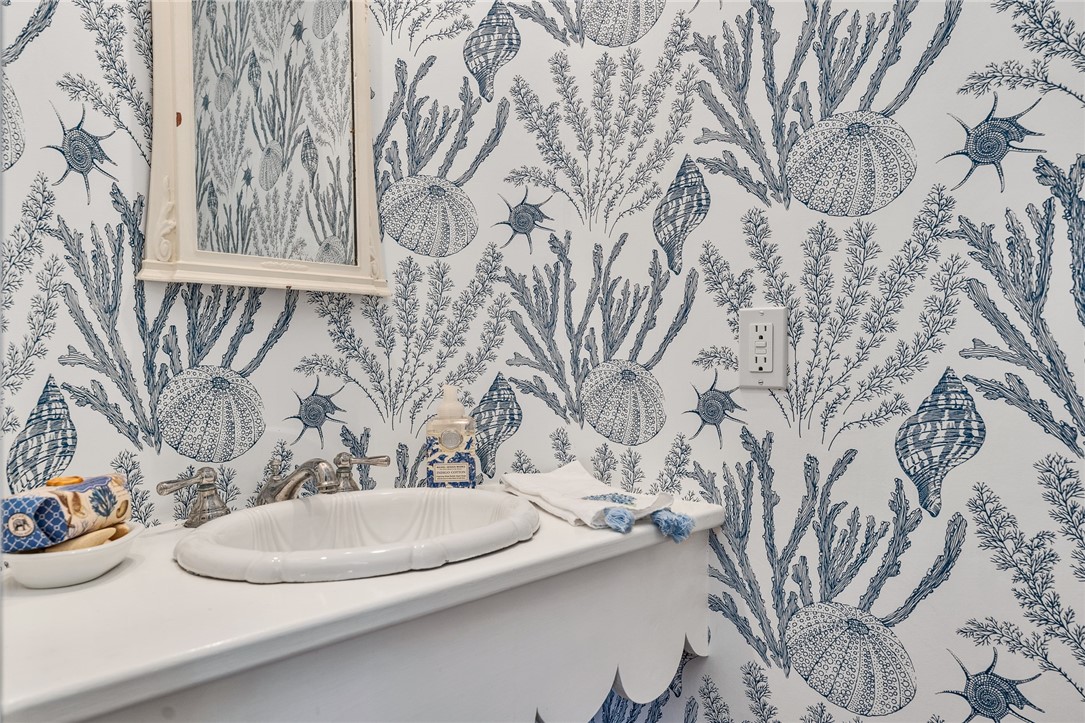 43 Noyes Neck Road Westerly, RI 02891 - Photo 8 of 40