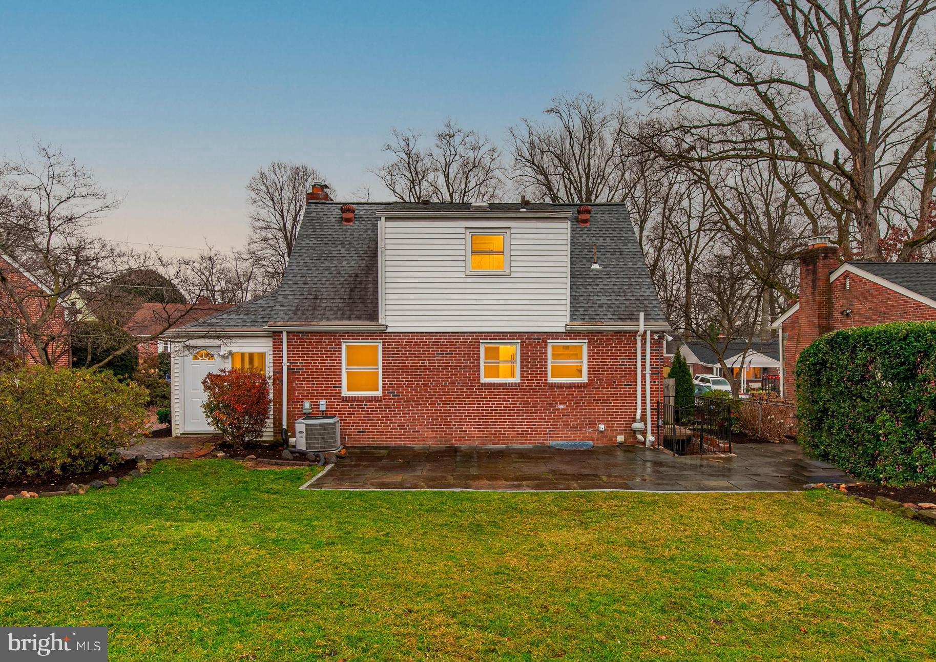 10008 Portland Road Silver Spring, MD 20901 - Photo 2 of 49