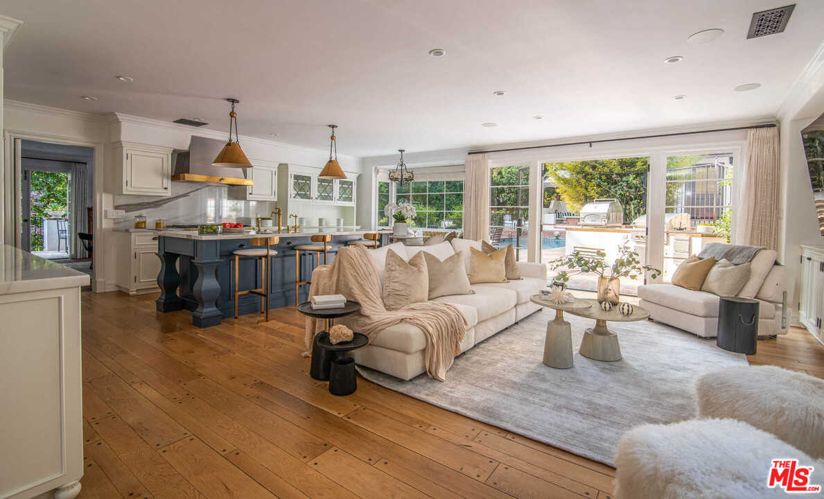 9541 Heather Road Beverly Hills, CA 90210 - Photo 3 of 19