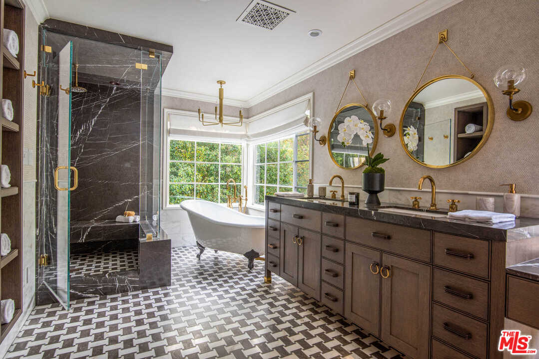 9541 Heather Road Beverly Hills, CA 90210 - Photo 9 of 19