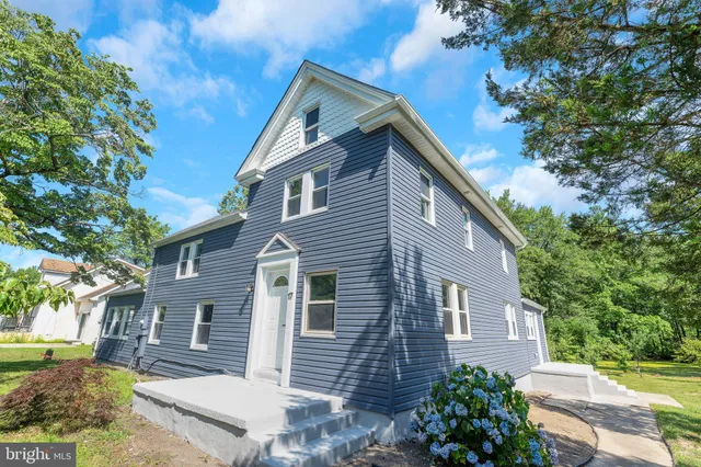 $459,000 | 17 Sportsman Road, Carneys Point, NJ 08069