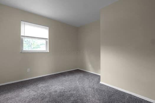 4800 Bourke Road Columbus, OH 43229 - Photo 19 of 31 large-019a35f1-d1c5-7396-90cc-67554e2138