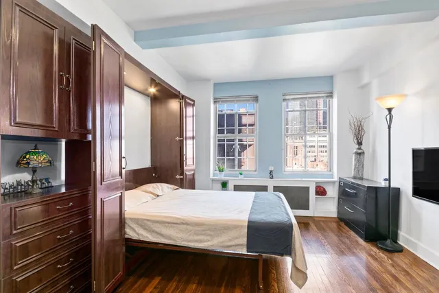 $2,750 | 320 East 42nd Street, Unit 1402 | Murray Hill