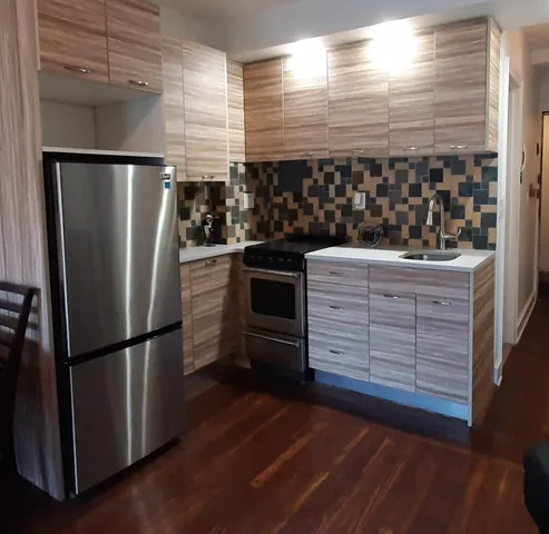 $2,750 | 320 East 42nd Street, Unit 1402 | Murray Hill