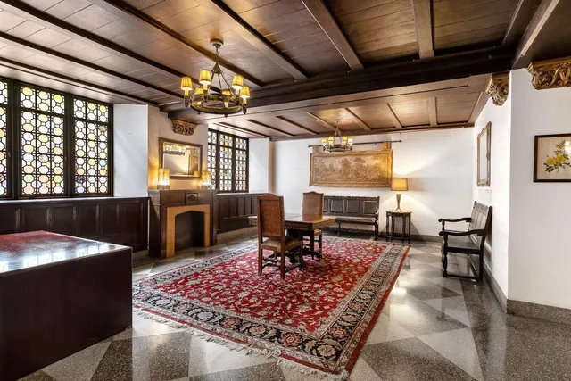 $2,750 | 320 East 42nd Street, Unit 1402 | Murray Hill