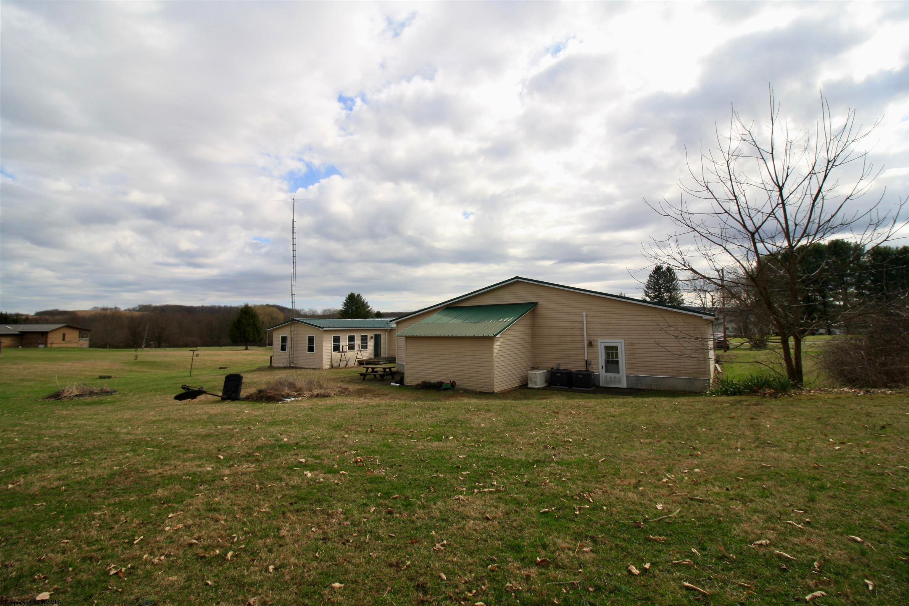 484 Sunny Brook Road Reedsville, WV 26547 - Photo 7 of 38 Gallery Image 7