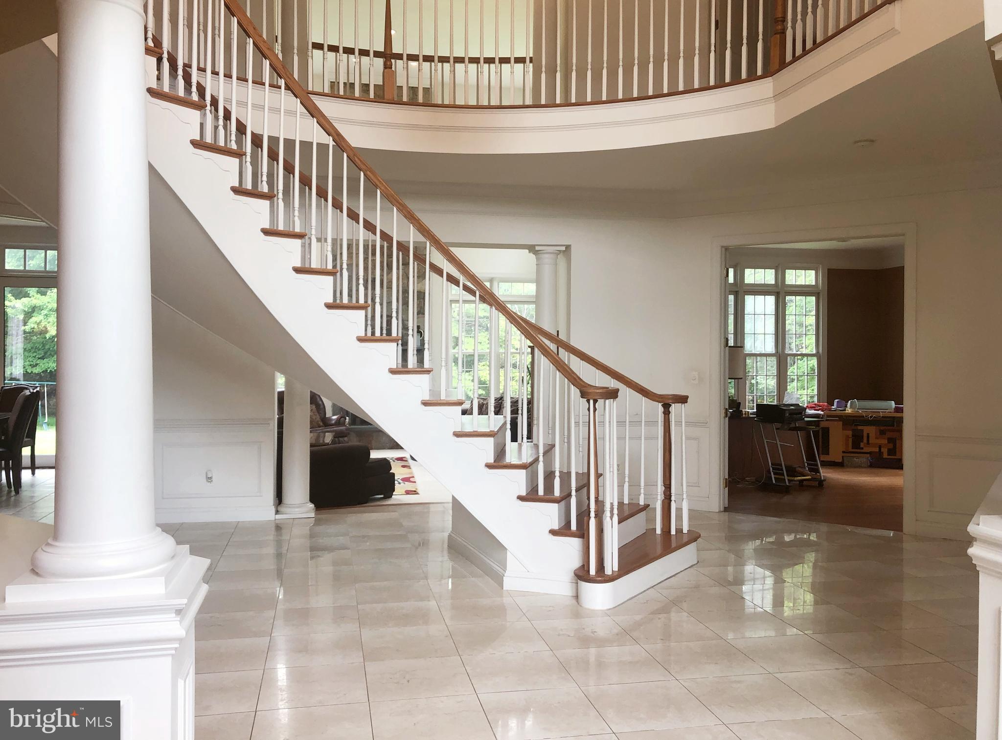 12625 Greenbriar Road Potomac, MD 20854 - Photo 2 of 19 Foyer