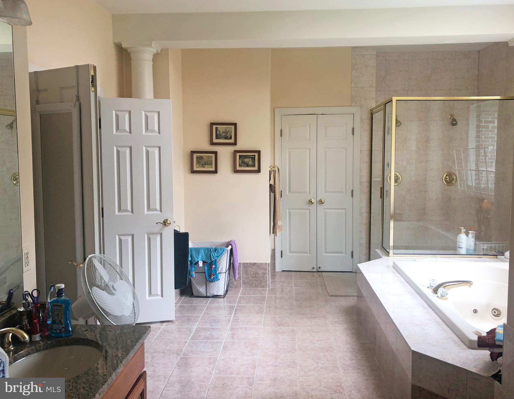 12625 Greenbriar Road Potomac, MD 20854 - Photo 13 of 19 Owner's Ensuite Bath
