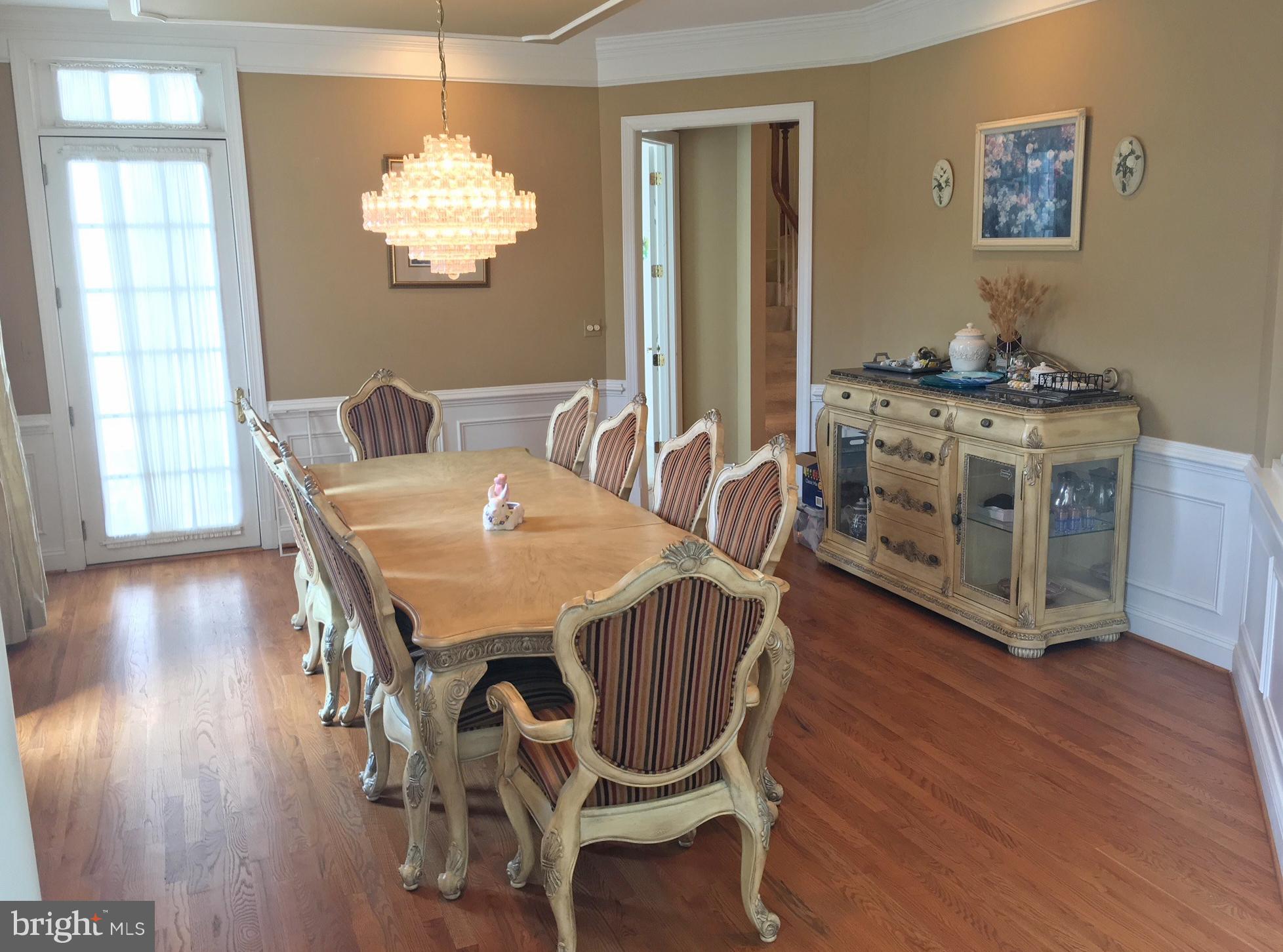 12625 Greenbriar Road Potomac, MD 20854 - Photo 3 of 19 Dining Room