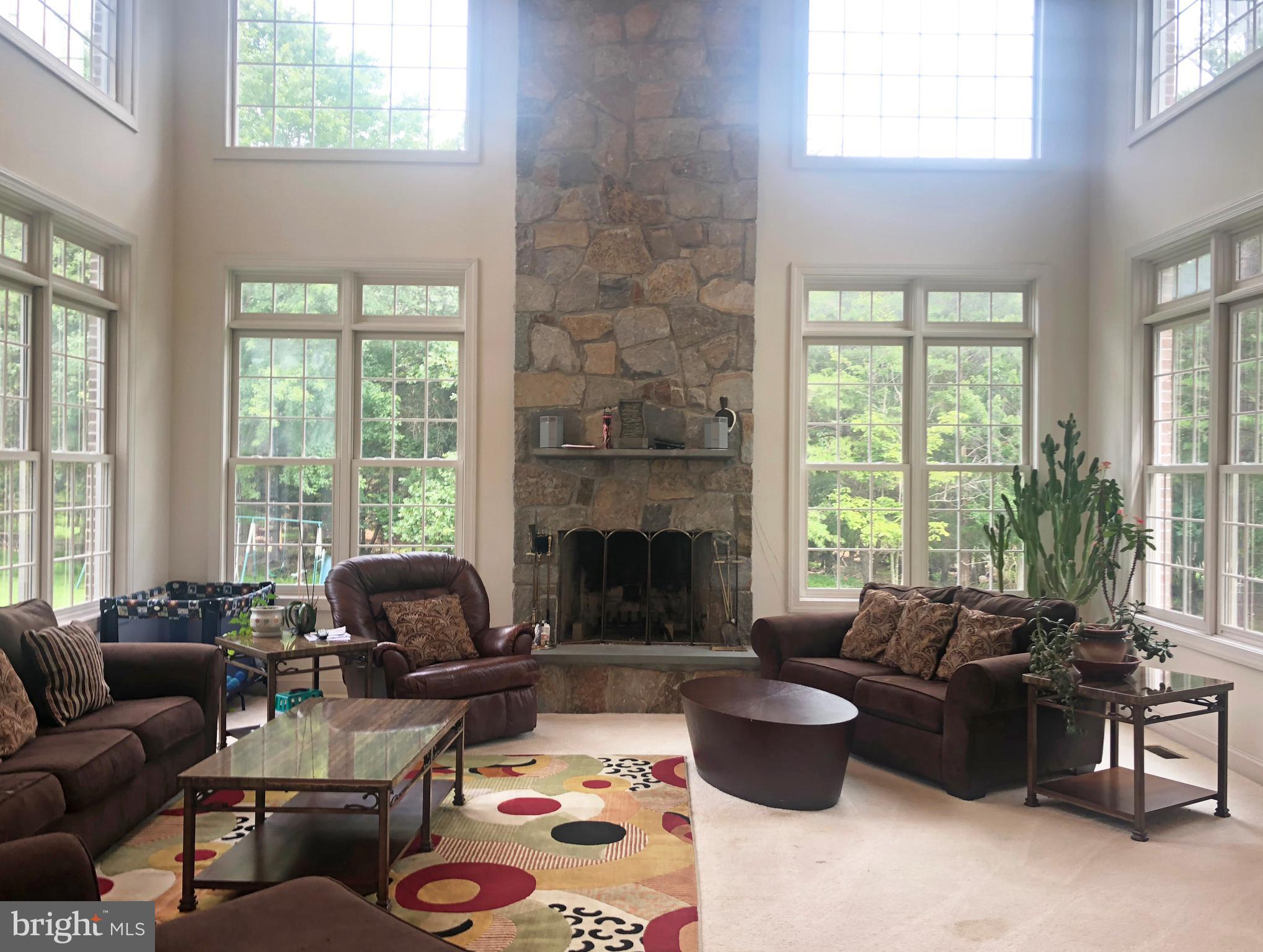 12625 Greenbriar Road Potomac, MD 20854 - Photo 6 of 19 Great Room