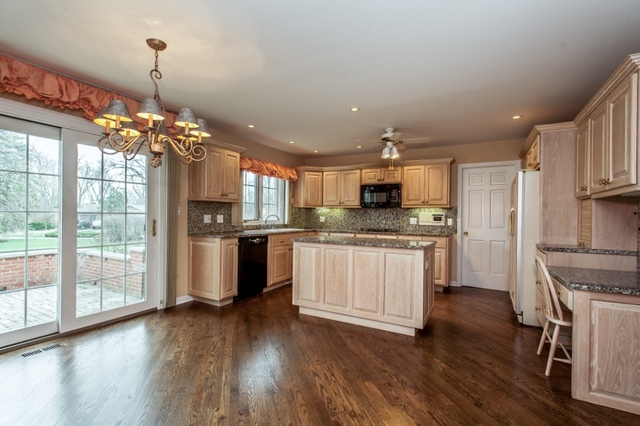 1881 Sunset Ridge Road Northfield, IL 60093 - Photo 6 of 14