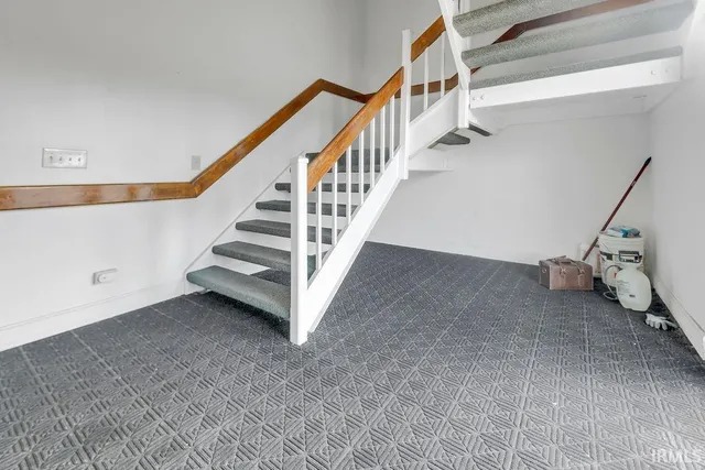 $995,000 | 515 South Woodscrest Drive, Bloomington, IN 47401