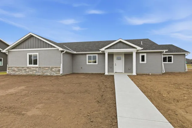 $439,900 | 1701 Knottingham Drive, Sartell, MN 56377