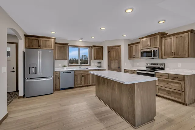 $439,900 | 1701 Knottingham Drive, Sartell, MN 56377