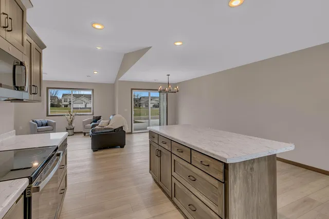 $439,900 | 1701 Knottingham Drive, Sartell, MN 56377