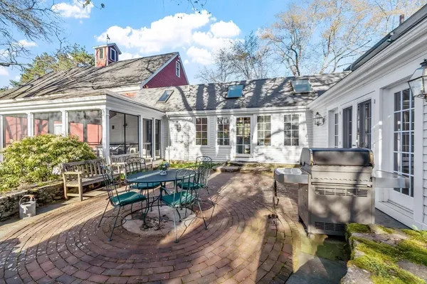 $1,995,000 | 322 West Street, Carlisle, MA 01741