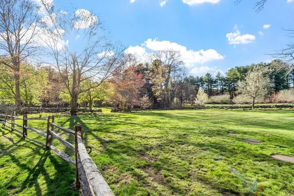 $1,995,000 | 322 West Street, Carlisle, MA 01741
